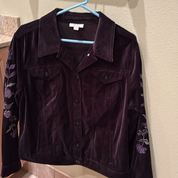Style and Co woman's deep purple velvety coat or shirt w gorgeous flower detail - Picture 3 of 15